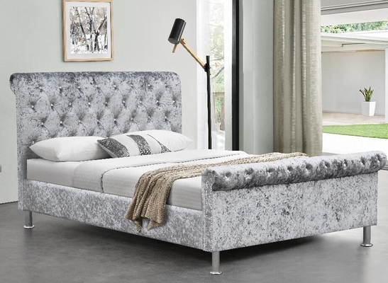 Le cadre Sleigh de lit tapissé double par taille forment le diamant tufté