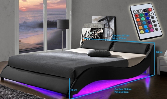 Le lit du Roi Size Soft Upholstered encadre la forme en cuir synthétique de courbe d'unité centrale avec la tête de lit de LED