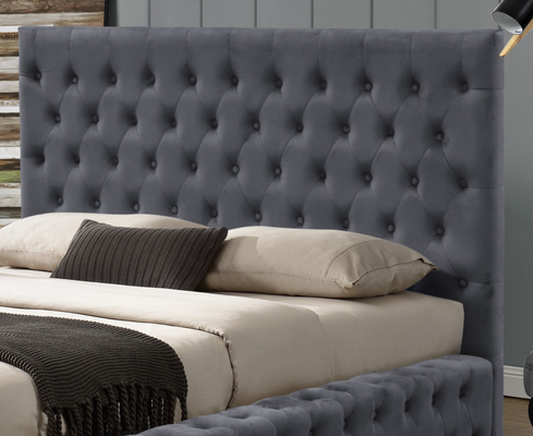 Cadre de lit ottoman en tissu gris rembourré avec tête de lit à boutons