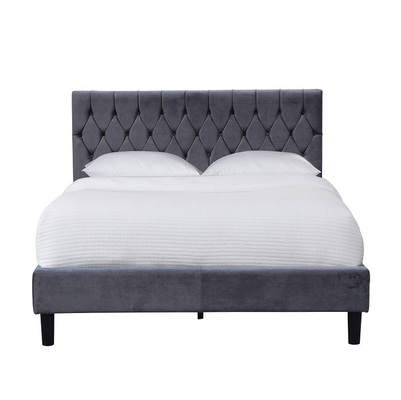 La taille Grey Upholstered Bed Frame With de la Reine a orné la tête de lit de boutons