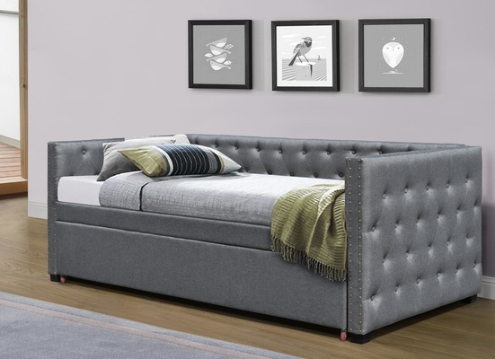 Le Daybed tapissé par velours normal retirent le lit de roulette Chesterfield simple Grey Plush