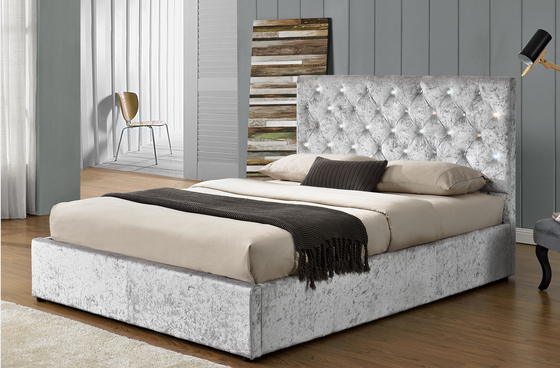 Le Roi Size Platform Tufted a tapissé le cadre de lit avec la tête de lit de boutons