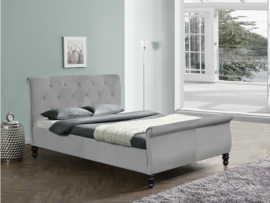 Cadre tapissé de lit de Chesterfield Sleigh grand avec des boutons
